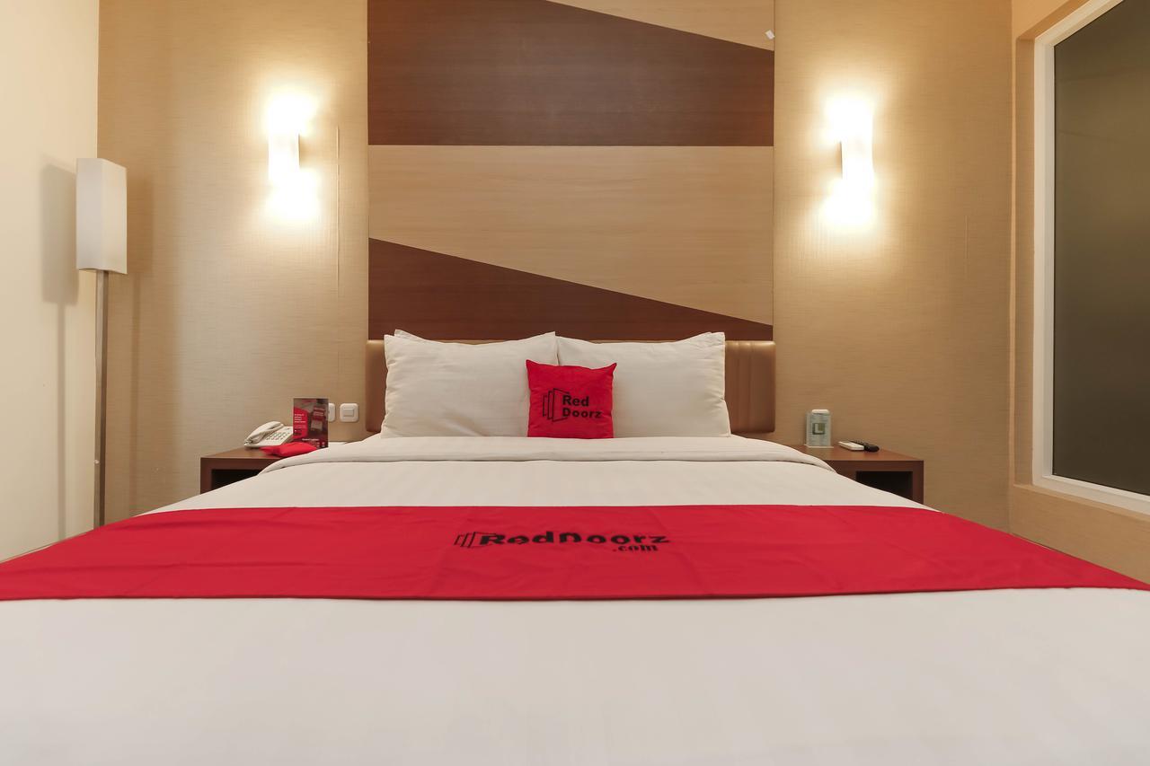 Reddoorz Near Roxy Otel Cakarta Dış mekan fotoğraf