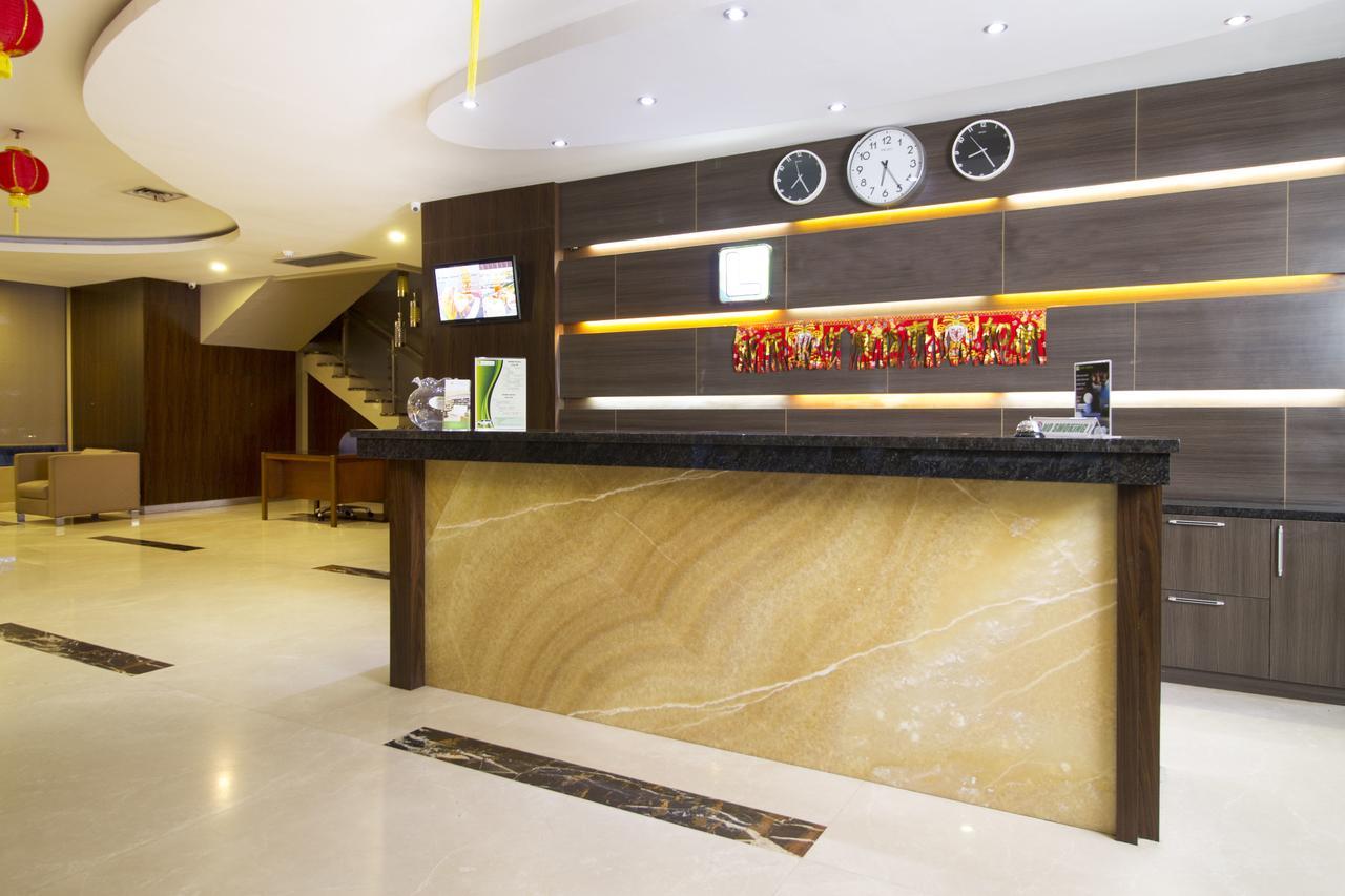Reddoorz Near Roxy Otel Cakarta Dış mekan fotoğraf