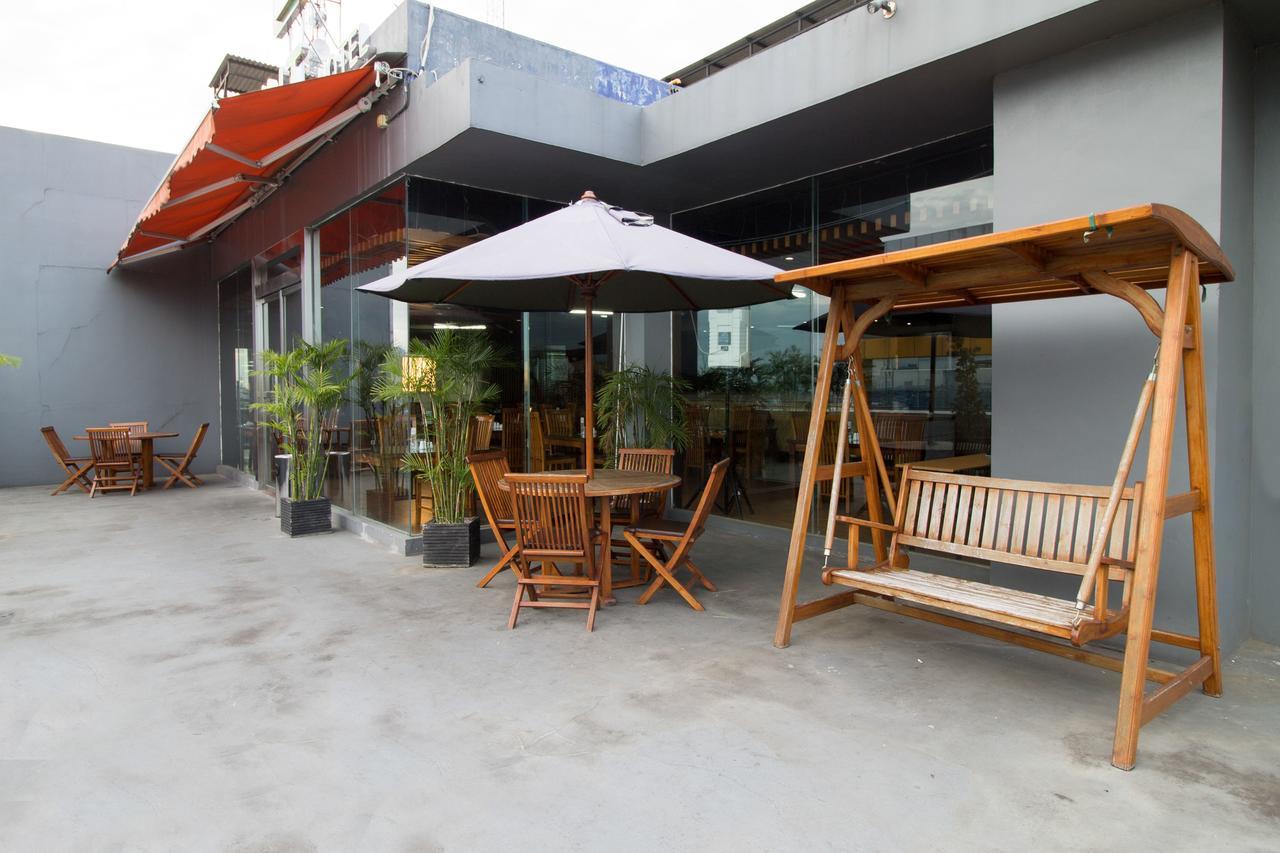Reddoorz Near Roxy Otel Cakarta Dış mekan fotoğraf